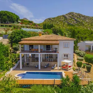 Heura Villa